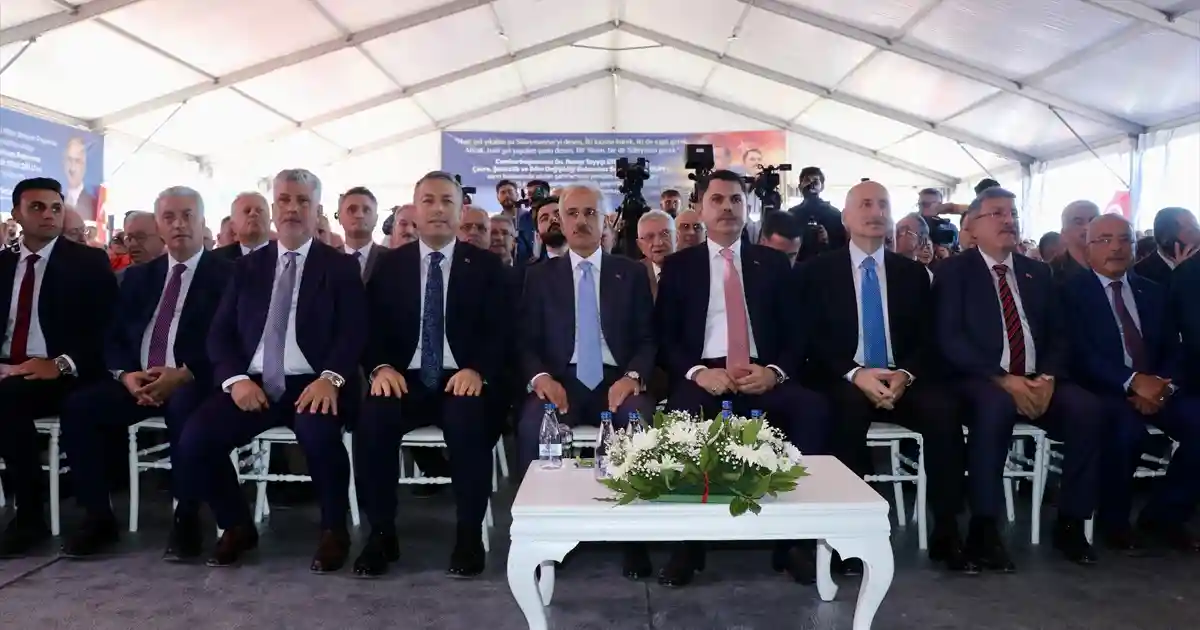 Bakan Uraloğlu, Uzunkum Yaşam Alanı Millet Bahçesi'nin Temel Atma Töreninde Konuştu